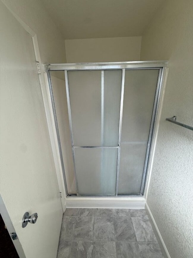 Building Photo - Browns Valley 3 Bedroom 2.5 Bath 2 Story w...