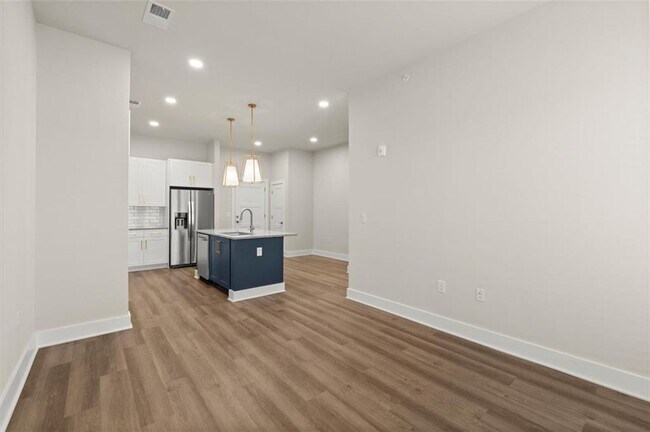 Building Photo - 2648 Sandy Plains Rd
