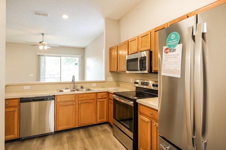 Building Photo - 7733 Westport Bay Dr