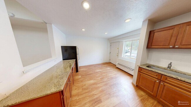 Building Photo - 1105 11th St