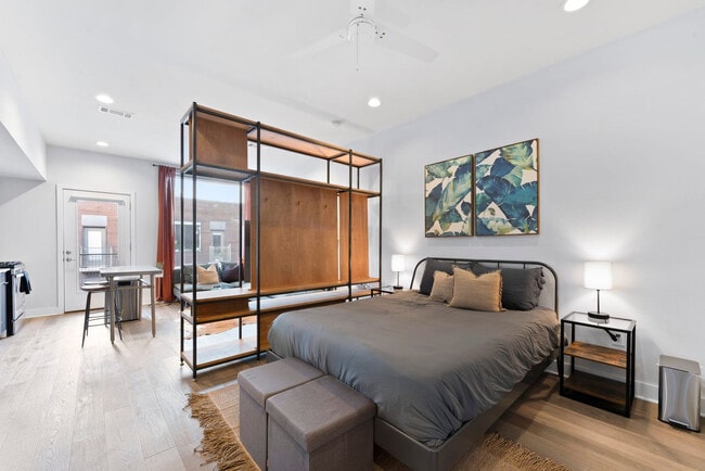 Building Photo - 1800 E 4th St