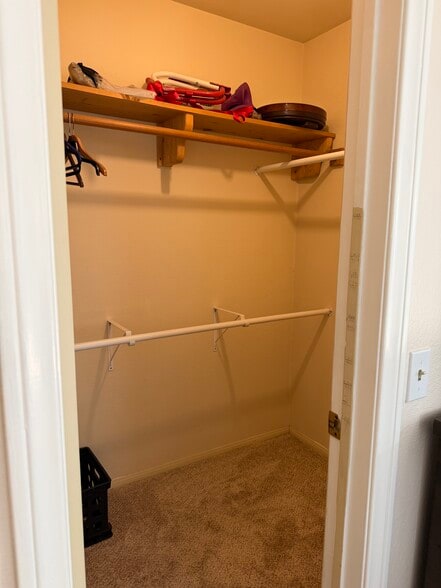 Walk in Closet - 14902 Eastwood Ave