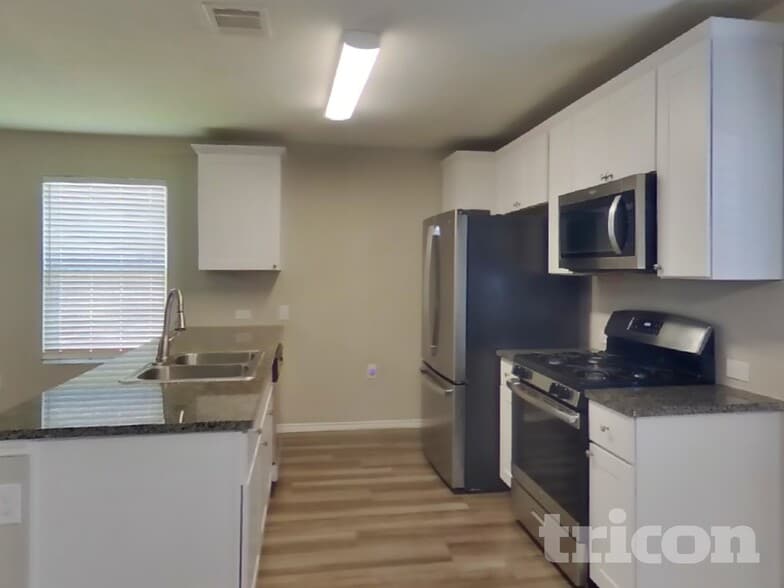 Building Photo - 6815 Hibiscus Falls