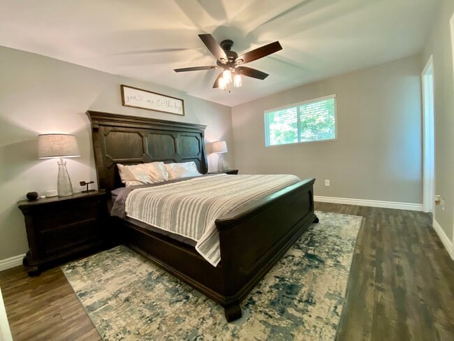 Building Photo - 2474 S Fairway Dr