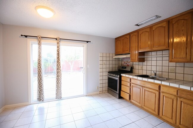 Building Photo - Floresta Gardens San Leandro Ranch Home