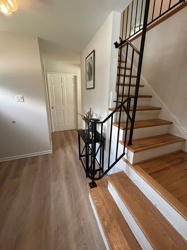 Building Photo - 2802 Curry Dr