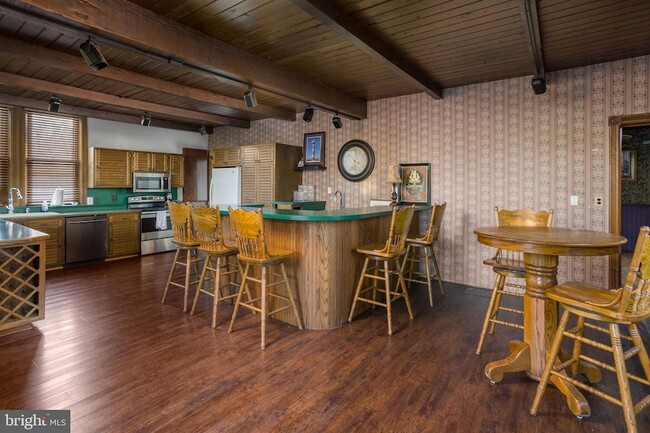 Building Photo - 230 Washington St