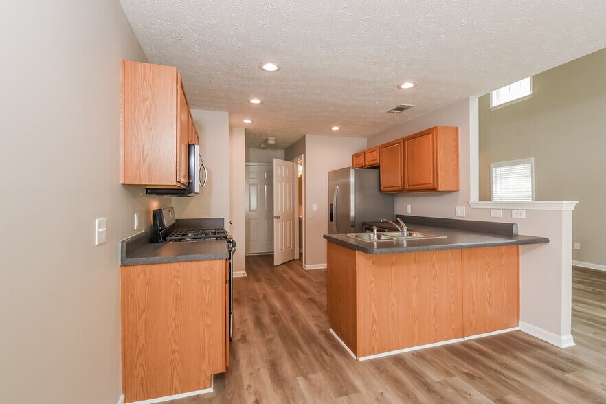 Building Photo - 5995 Mountain Top Pl