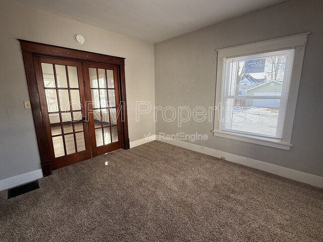 Building Photo - 310 N Lindsay St