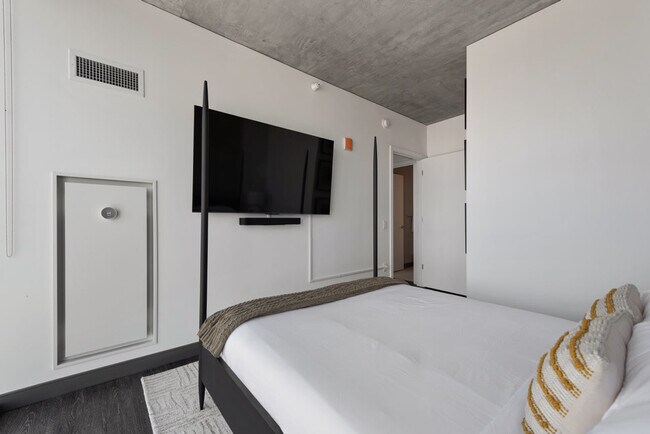 Building Photo - 1314 W Randolph St