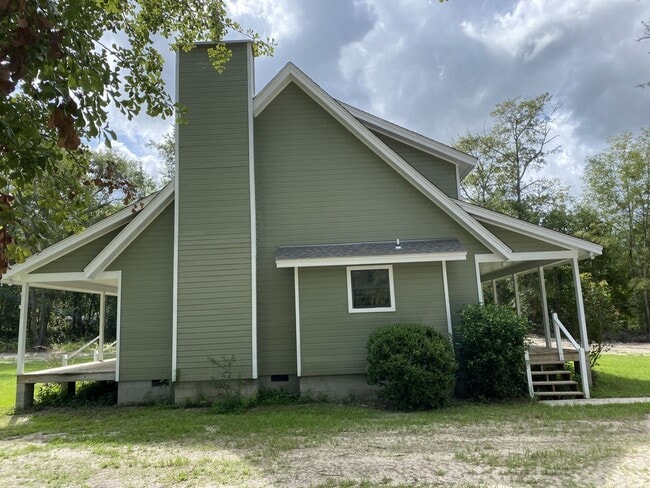Building Photo - COUNTRY LIVING- LAKELAND GA