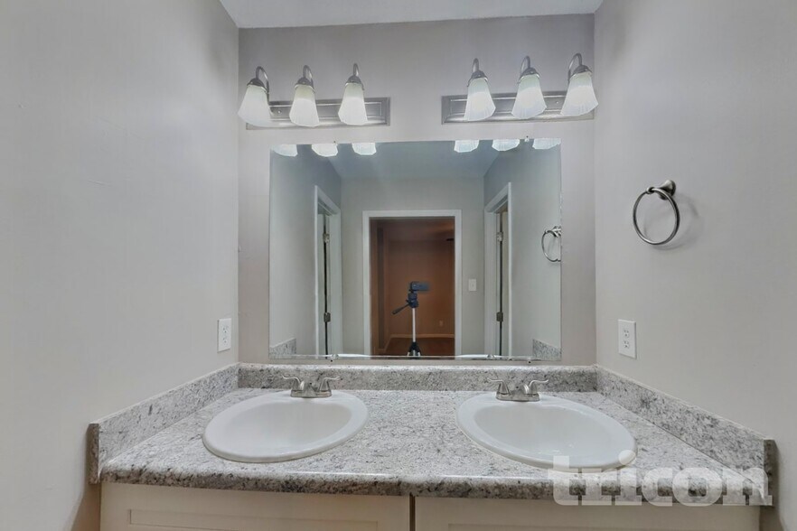 Building Photo - 4205 Traders Dock Ct