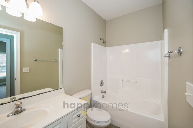 Building Photo - 4 bedroom 2 bath in Wescott of Summerville