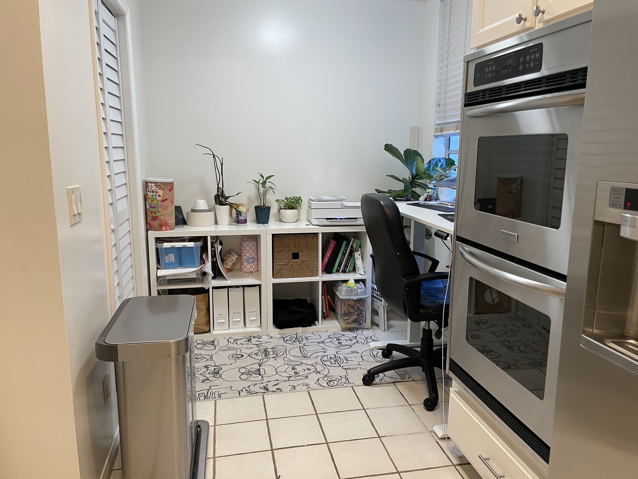 Kitchenette/Office - 1375 Kelton Ave