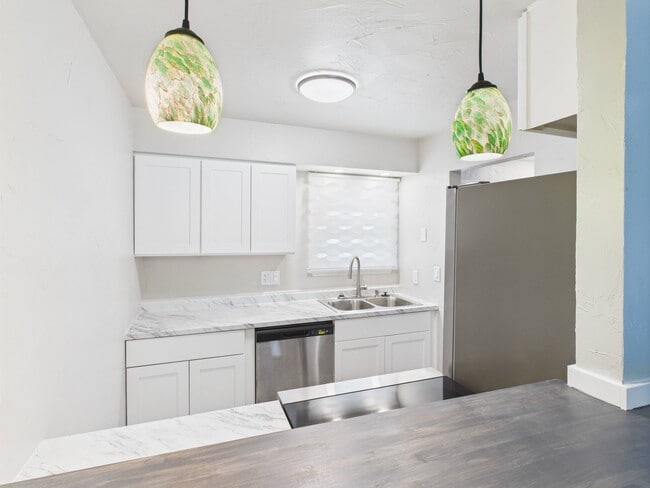 Building Photo - 1044 Coronado Pkwy S