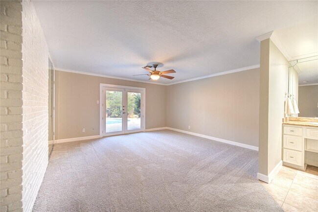 Building Photo - 11024 Riverview Dr