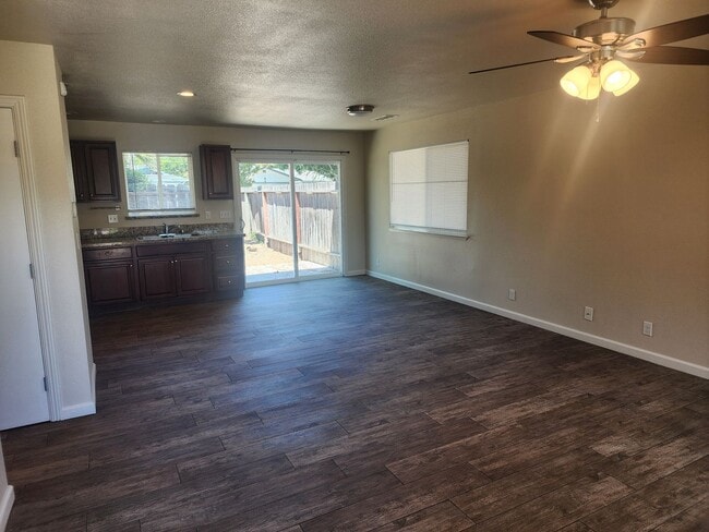 Building Photo - 2025 Durango Ln