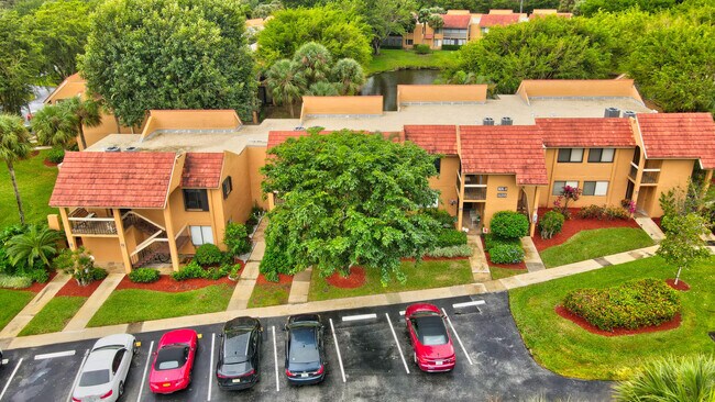 Building Photo - 11255 Green Lake Dr