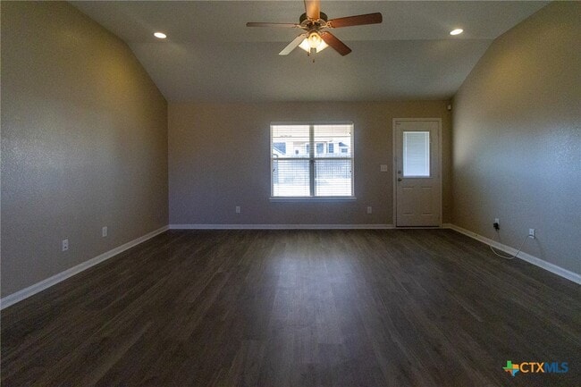 Building Photo - 217 Pointer St