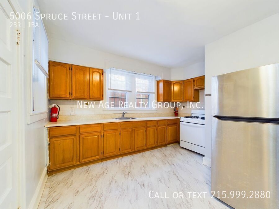 Building Photo - 5006 Spruce St