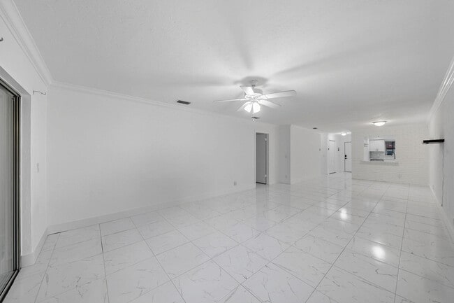 Building Photo - 1443 SW 27th Ave