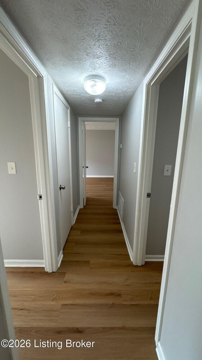 Building Photo - 7008 Wildwood Cir