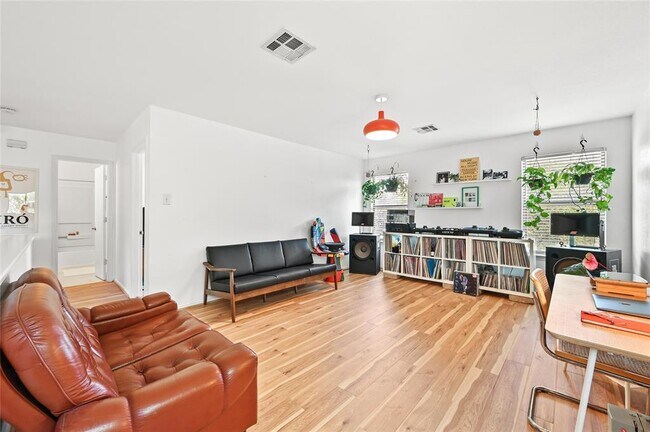 Building Photo - 7521 Marble Crest Dr