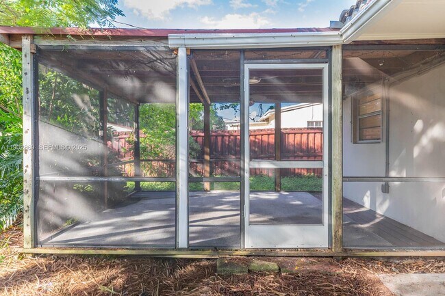 Building Photo - 1010 N 69th Way