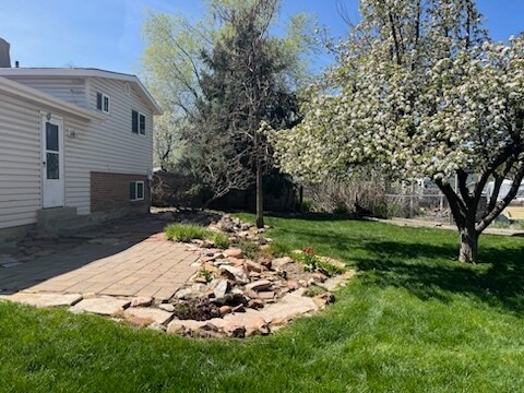 Building Photo - 7154 S 350 E