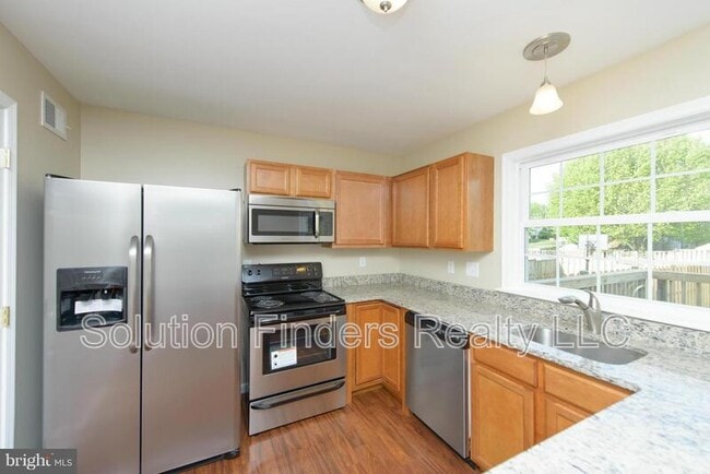 Building Photo - 257 Maple Wreath Ct