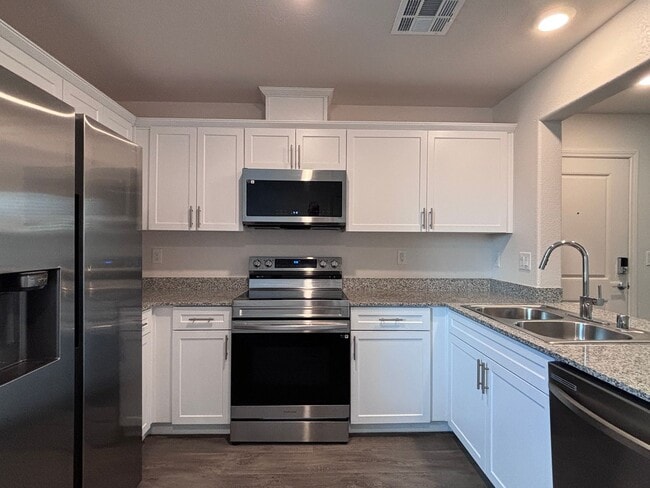 Building Photo - Modern 2024 Townhome in Gated Community with Resort-Style Amenities