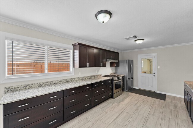 Building Photo - 5007 Fox Mill Ln
