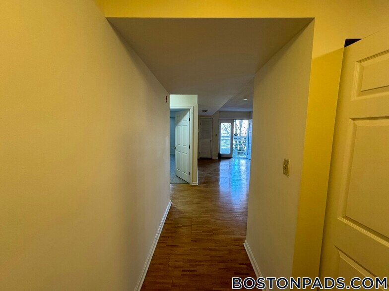 Building Photo - 345 Franklin St