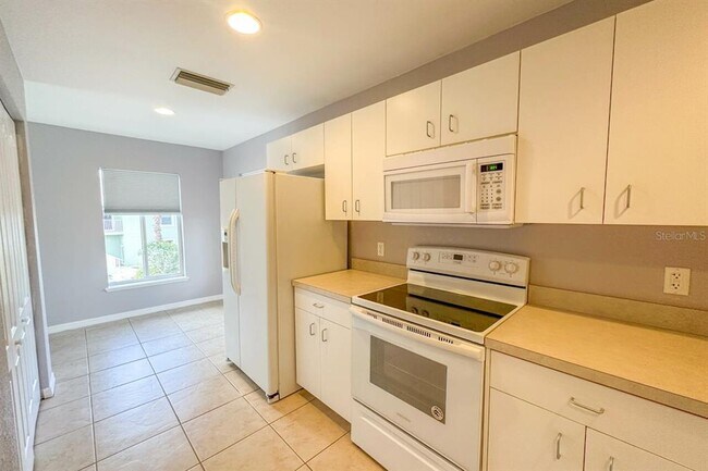 Building Photo - 8100 Memory Ln