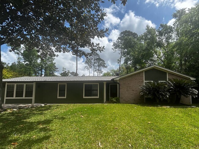Primary Photo - 1105 Missionwood Ln