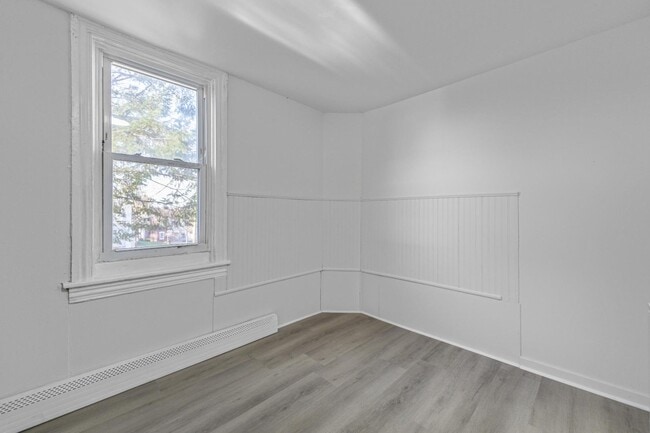 Building Photo - 520 Lincoln Ave