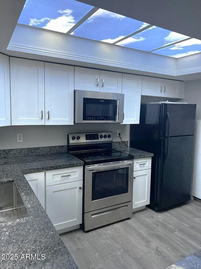 Building Photo - 4505 N 17th Ave