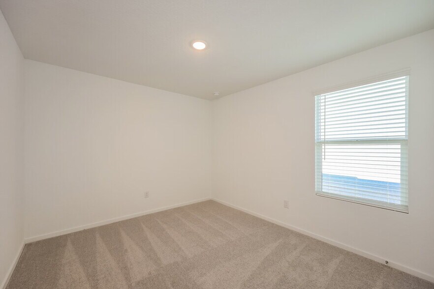 Building Photo - 1870 Musk Rose