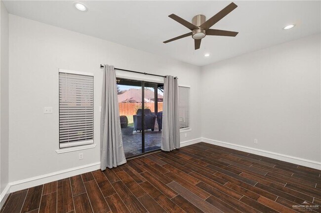 Building Photo - 19 N 21st St