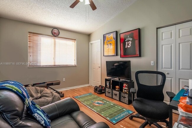 Building Photo - 2203 SE 23rd Terrace