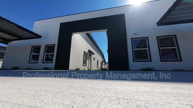 Building Photo - 2808 Charlie Rd