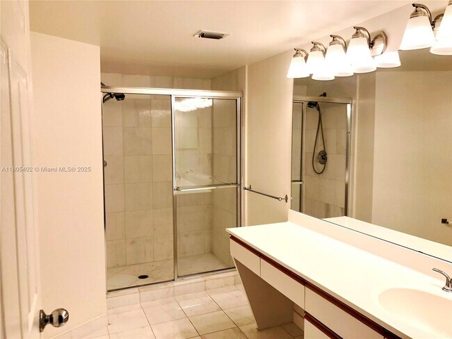Building Photo - 3530 Mystic Pointe Dr