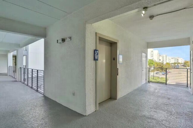 Building Photo - 4751 Clock Tower Dr