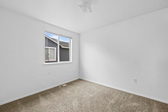 Bedroom #3 - 905 E Ball Ct