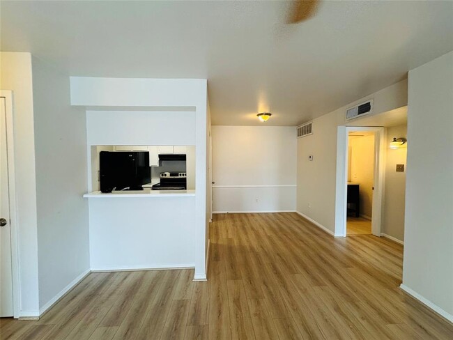 Building Photo - 2800 Jeanetta St