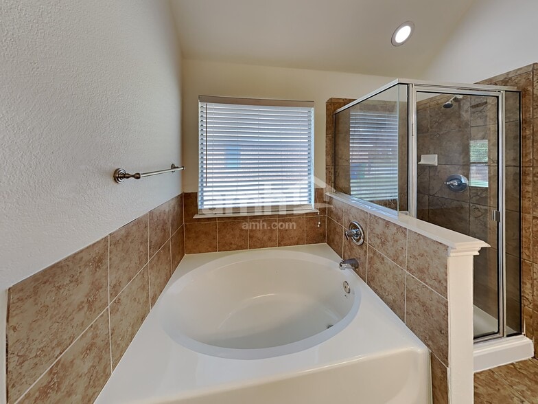 Building Photo - 200 Boardwalk Ave