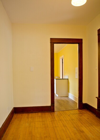 Building Photo - 225 Buell St