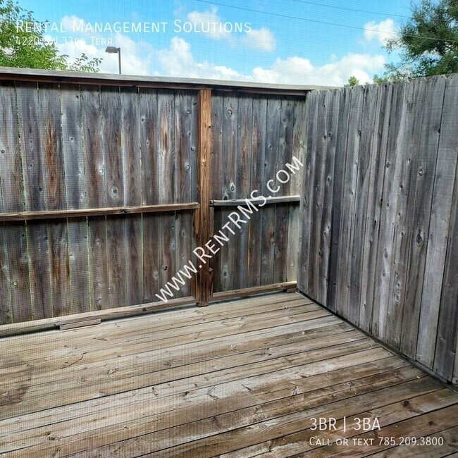 Building Photo - 4220 SW 33rd Terrace