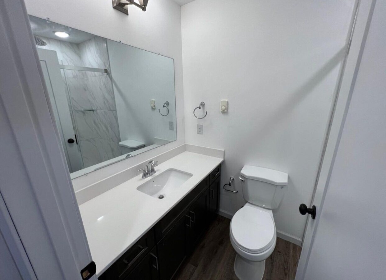 Building Photo - 6688 Bino Rd