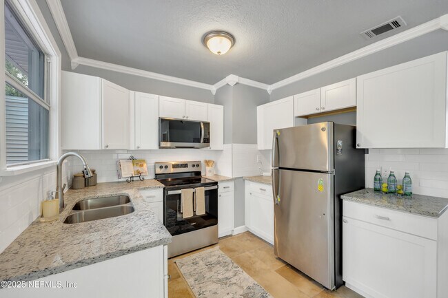 Building Photo - 1232 Hamilton St